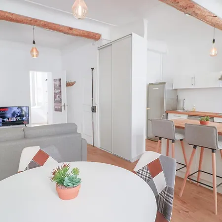 Appartamento Stylish In The Old Town, With Ac. Antibes