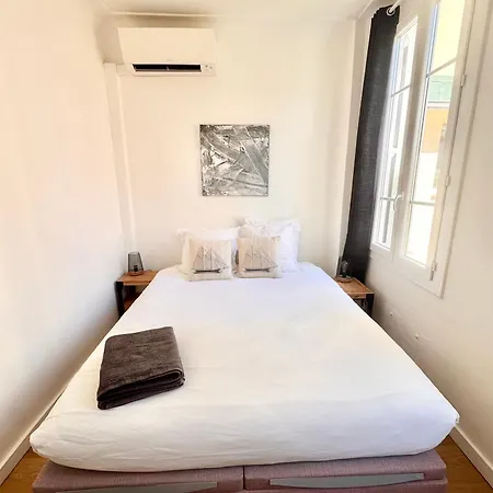 Stylish In The Old Town, With Ac. 아파트 앙티브